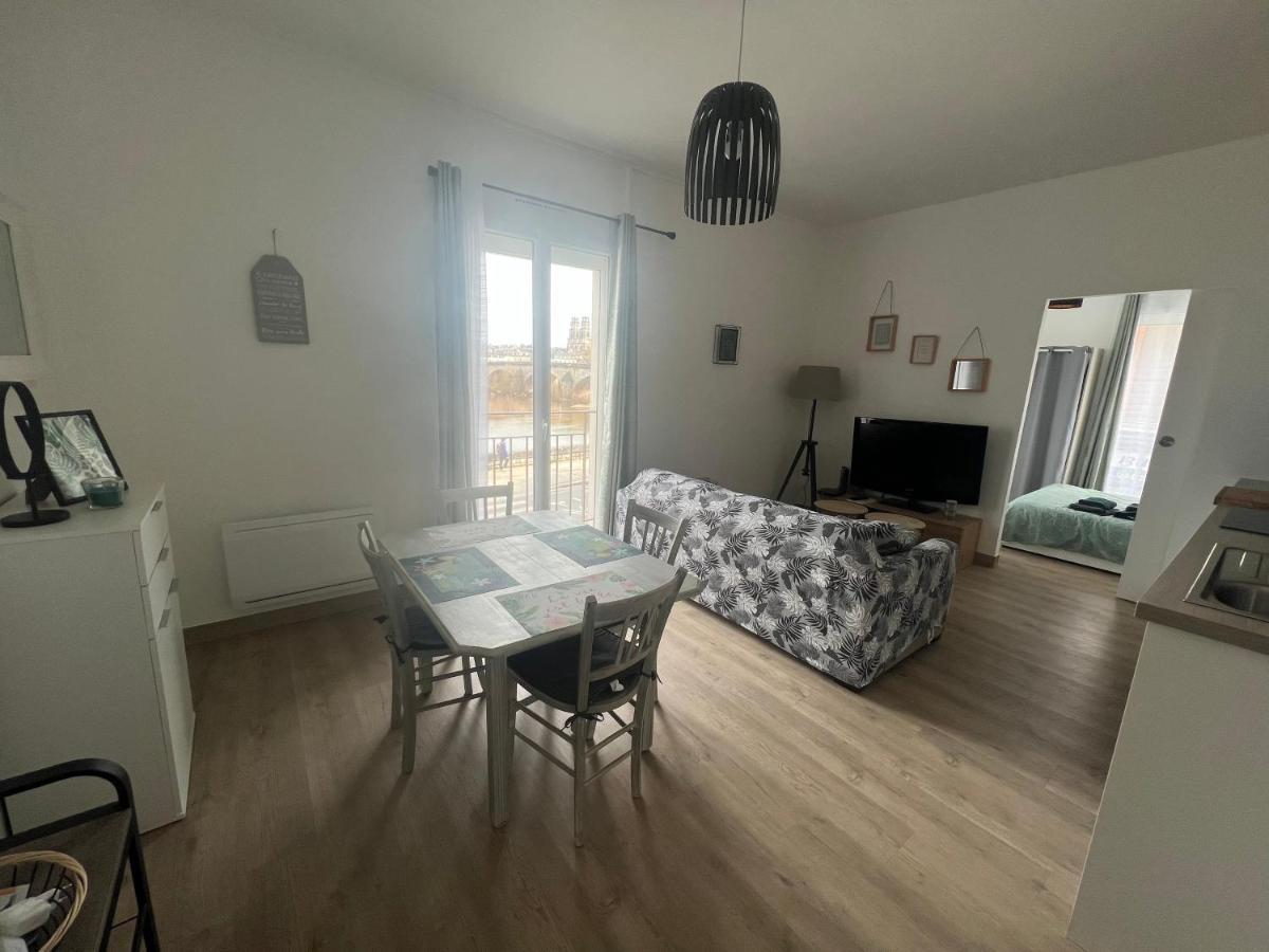 Cosy Loire, T2 Neuf, Front De Loire ,Vue Cathedrale,5Min A Pied Centre Ville Et Parking Prive أورلييو المظهر الخارجي الصورة